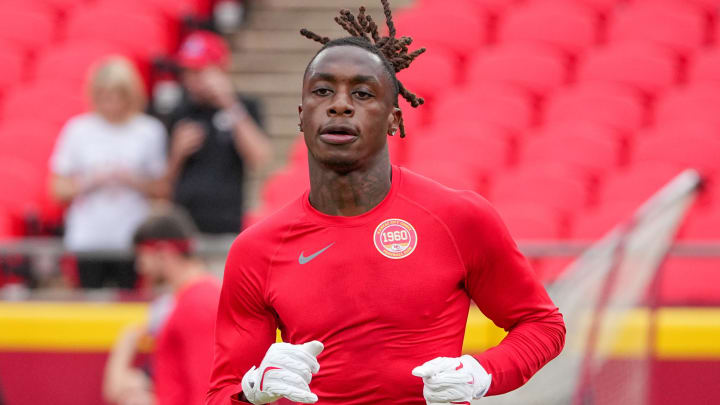 Aug 22, 2024; Kansas City, Missouri, USA; Kansas City Chiefs wide receiver Xavier Worthy (1) warms up against the Chicago Bears prior to a game at GEHA Field at Arrowhead Stadium. Mandatory Credit: Denny Medley-USA TODAY Sports