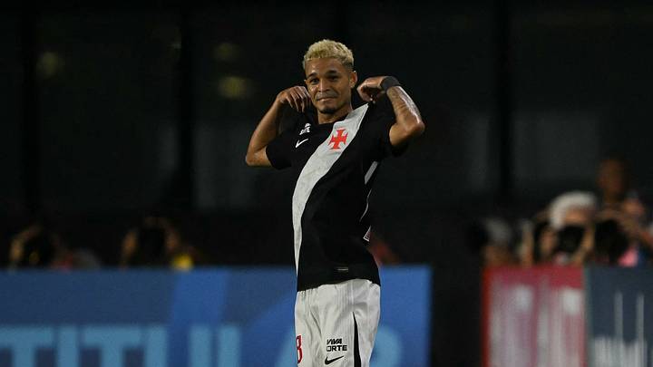 Adson fez gol e deu assistência no último jogo do Vasco Adson fez gol e deu assistência no último jogo do Vasco