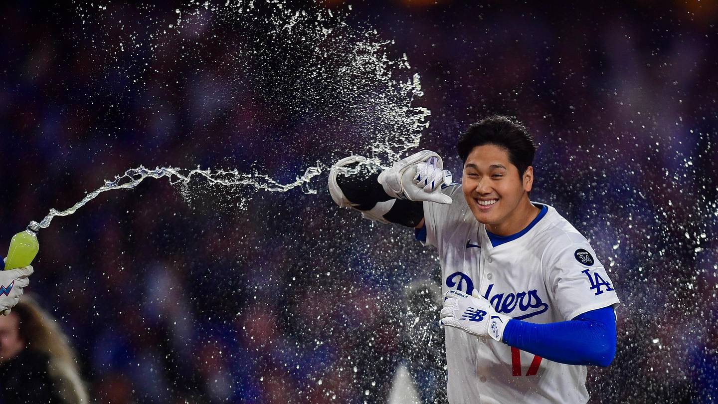 Shohei Ohtaniのウォークオフホームランは、ロサンゼルスドジャースが歴史的なスタートを拡張するのに役立ちます