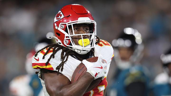 Kansas City Chiefs running back Kareem Hunt (29)