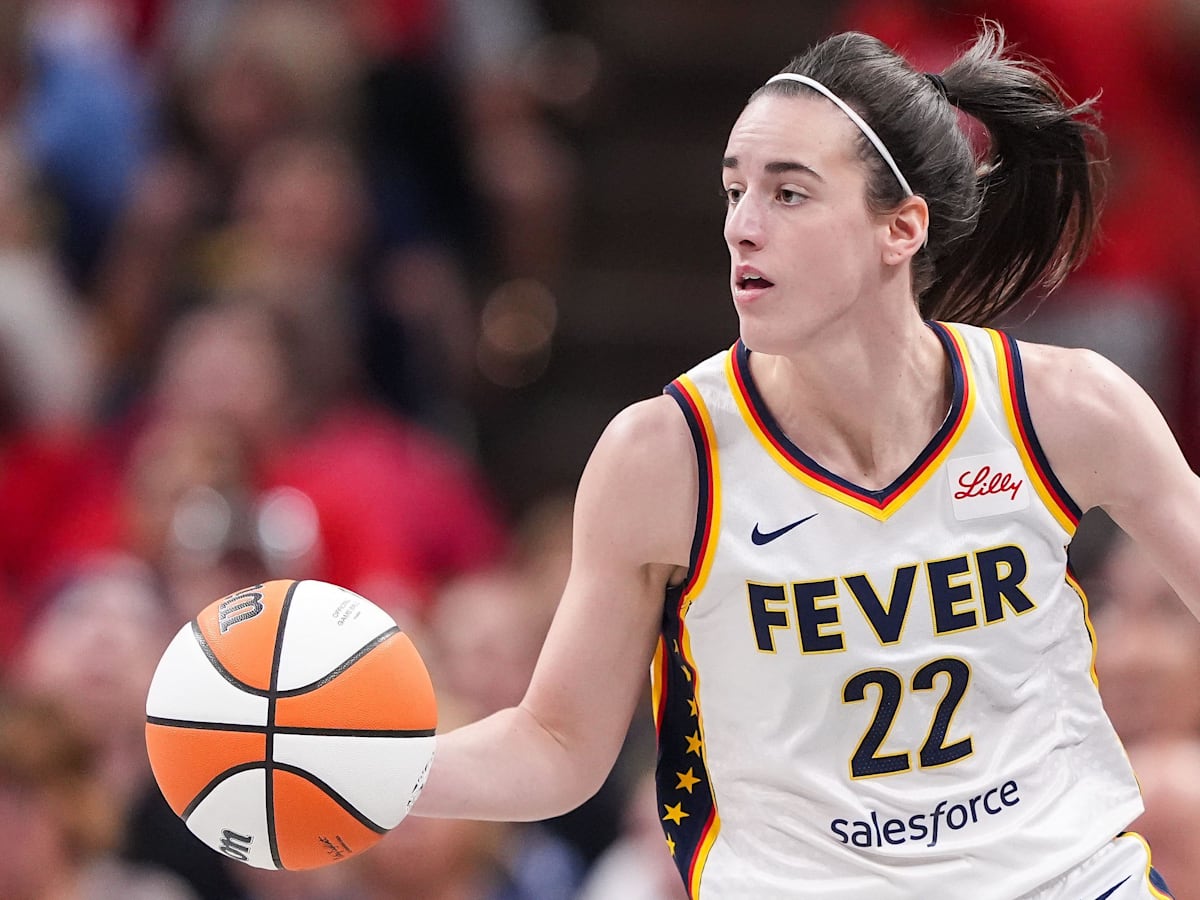 Caitlin Clark Becomes First Rookie to Make All-WNBA First Team in Over a  Decade