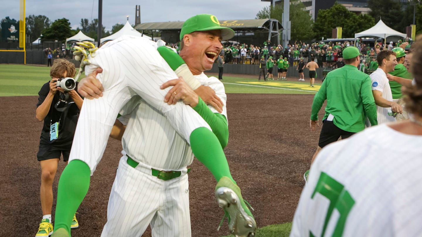Oregon Baseball Coach Mark Wasikowski's Special Request For Ducks Fans, Eugene Regional