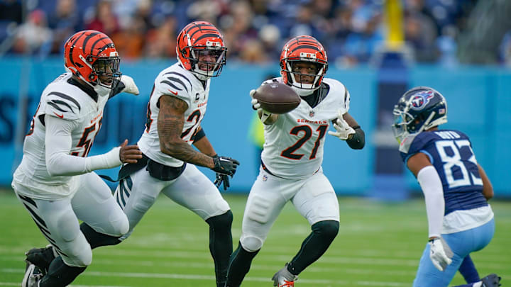 Look: Cincinnati Bengals Cornerback Mike Hilton Claims He's NFL's Best  Blitzer