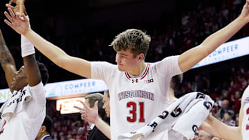 Wisconsin Badgers forward Nolan Winter (31)