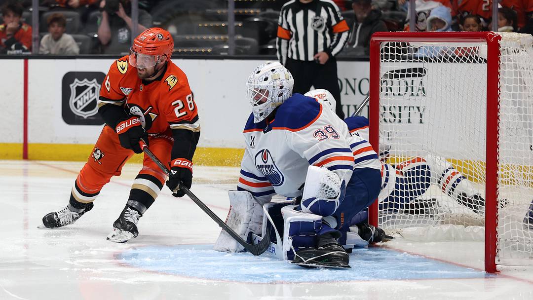 Apr 24, 2026; Anaheim, California, USA;  Anaheim Ducks left wing Jeffrey Viel (28) attacks a goal against Edmonton Oilers goaltender Connor Ingram (39) during the second period of game three of the first round of the 2026 Stanley Cup Playoffs at Honda Center. Mandatory Credit: Kiyoshi Mio-Imagn Images