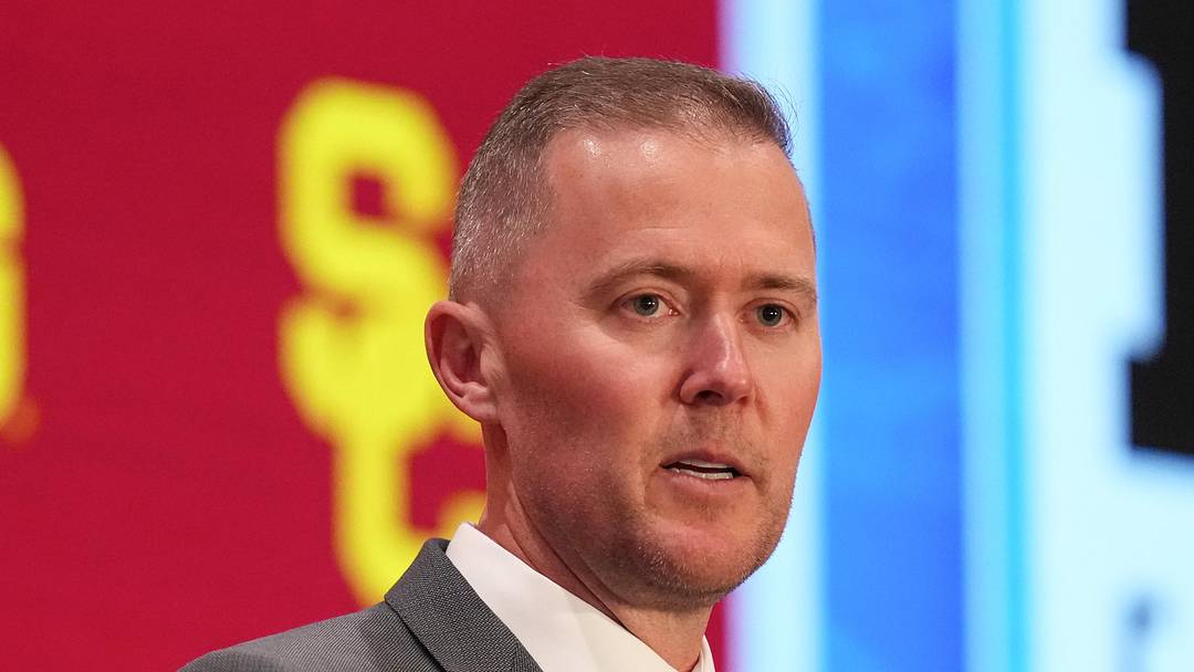 Jul 24, 2025; Las Vegas, NV, USA; USC head coach Lincoln Riley speaks to the media during the Big Ten NCAA college football media days at Mandalay Bay Resort. Jul 24, 2025; Las Vegas, NV, USA; USC head coach Lincoln Riley speaks to the media during the Big Ten NCAA college football media days at Mandalay Bay Resort.