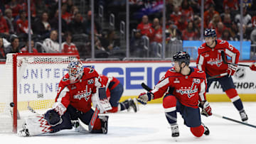Charlie Lindgren, Washington Capitals Mandatory Credit: Geoff Burke-Imagn Images