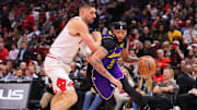 Nikola Vucevic y Anthony Davis podrían formar un dúo importante de internos en los Lakers 