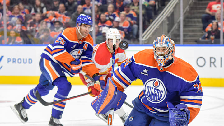 Calgary Flames v Edmonton Oilers