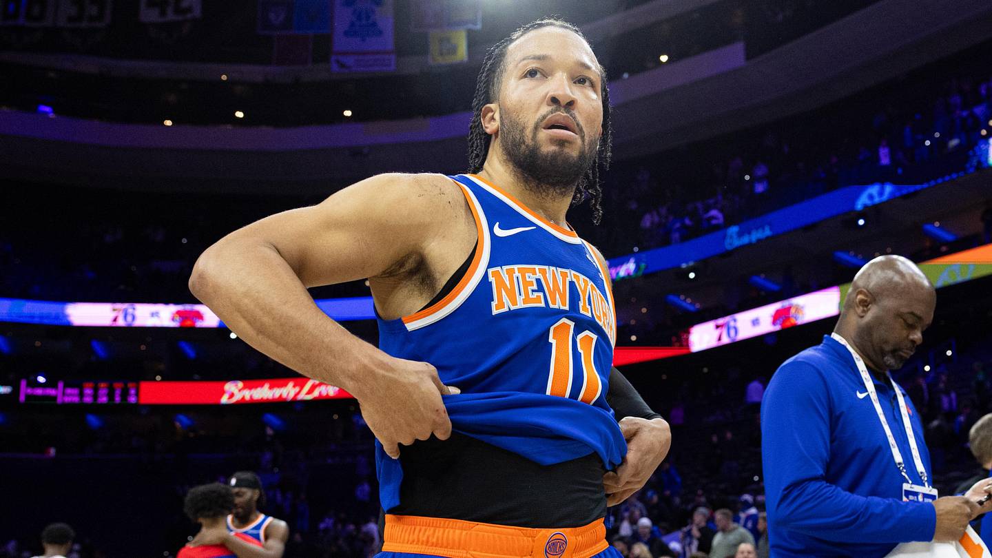 Jalen Brunson Defends Karl-Anthony Towns Wearing Eagles Sweater to ...