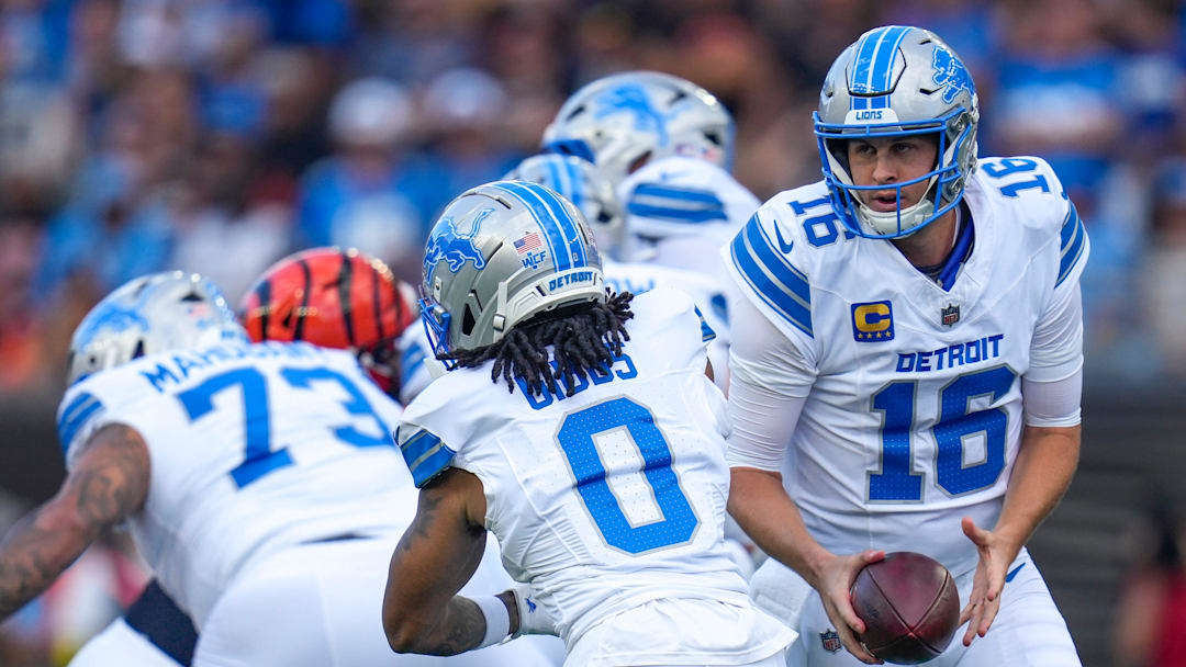 Detroit Lions quarterback Jared Goff (16) hands off to running back Jahmyr Gibbs (0) in the first quarter of the NFL Week 5 game between the Cincinnati Bengals and the Detroit Lions at Paycor Stadium in downtown Cincinnati on Sunday, Oct. 5, 2025.