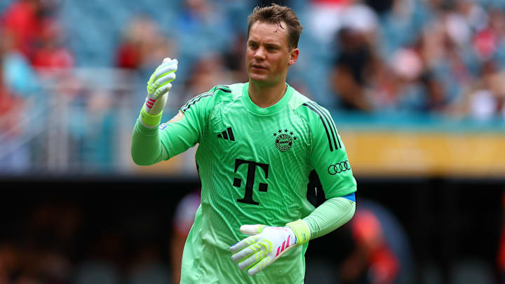 Manuel Neuer est le capitaine du Bayern Munich. Manuel Neuer est le capitaine du Bayern Munich.