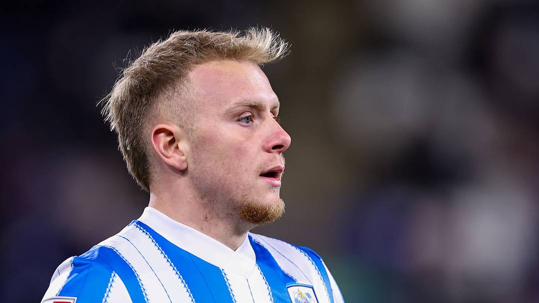 Huddersfield Town AFC v Wrexham AFC - Sky Bet League One