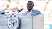 Manny Mota continúa trabajando para los Dodgers de Los Angeles en la actualidad 