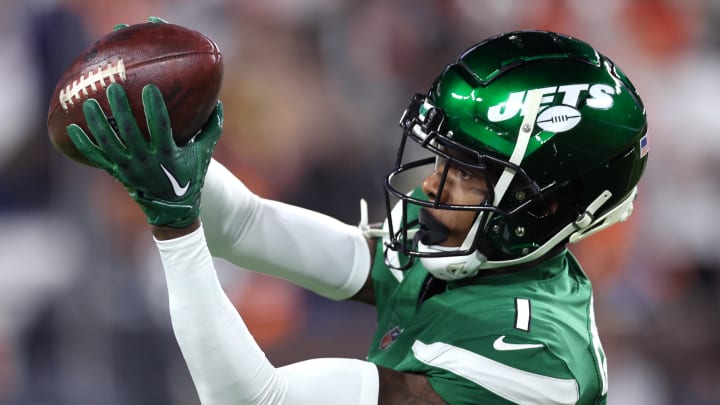 Dec 28, 2023; Cleveland, Ohio, USA; New York Jets cornerback Sauce Gardner (1) warms up before the game against the Cleveland Browns at Cleveland Browns Stadium.  