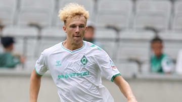 Leon Opitz könnte vom Trainerwechsel bei Werder Bremen profitieren