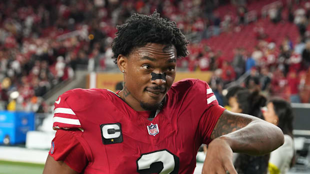 “ONE MOMENT CHANGED EVERYTHING!” – The 49ers’ Week 8 loss to the Texans came down to a single, heartbreaking play — a costly mistake that flipped momentum and left San Francisco fans stunned and searching for answers-thang123