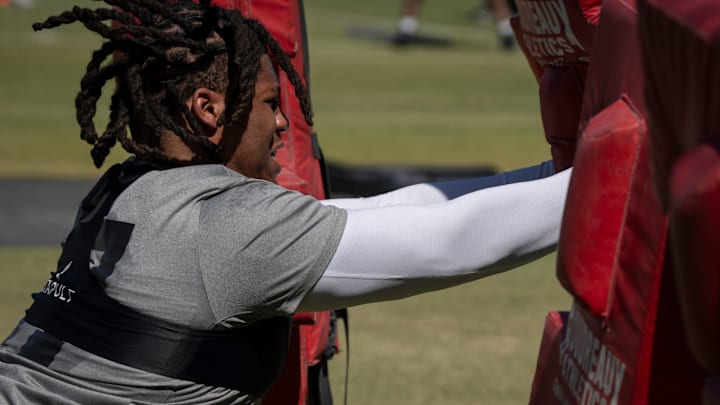 Defensive tackle Walter Nolen III during the Cardinals rookie minicamp at the Arizona Cardinals training center in Tempe on May 9,2025. Defensive tackle Walter Nolen III during the Cardinals rookie minicamp at the Arizona Cardinals training center in Tempe on May 9,2025.