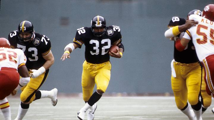 Dec. 5, 1982; Pittsburgh, PA, USA; FILE PHOTO; Pittsburgh Steelers running back Franco Harris (32)