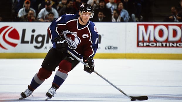 Colorado Avalanche center Joe Sakic in action against the New York Islanders at Nassau Coliseum.