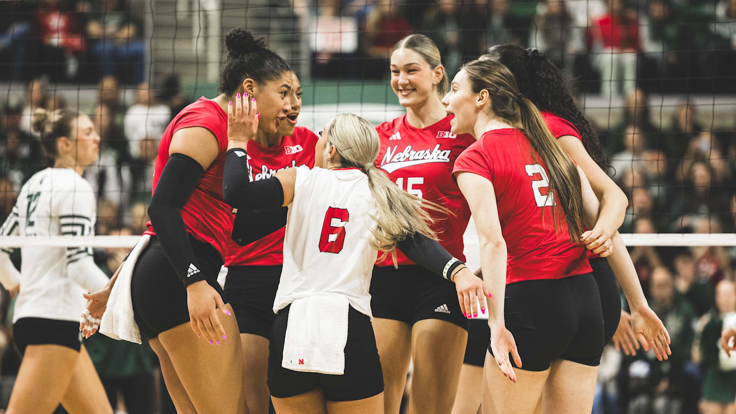 Huskers, Murray Perfect in Sweep at Michigan State