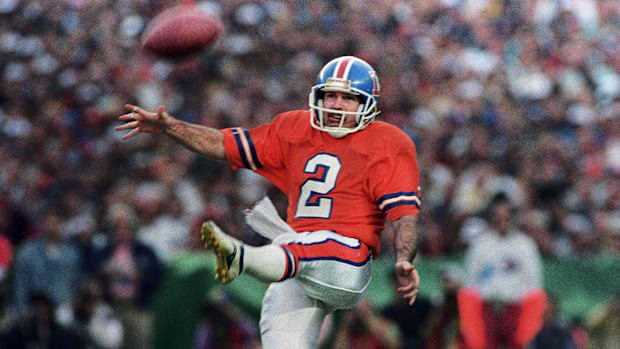 Denver Broncos punter Mike Horan (2) in action against the Washington Redskins during Super Bowl XXII at Jack Murphy Stadium.