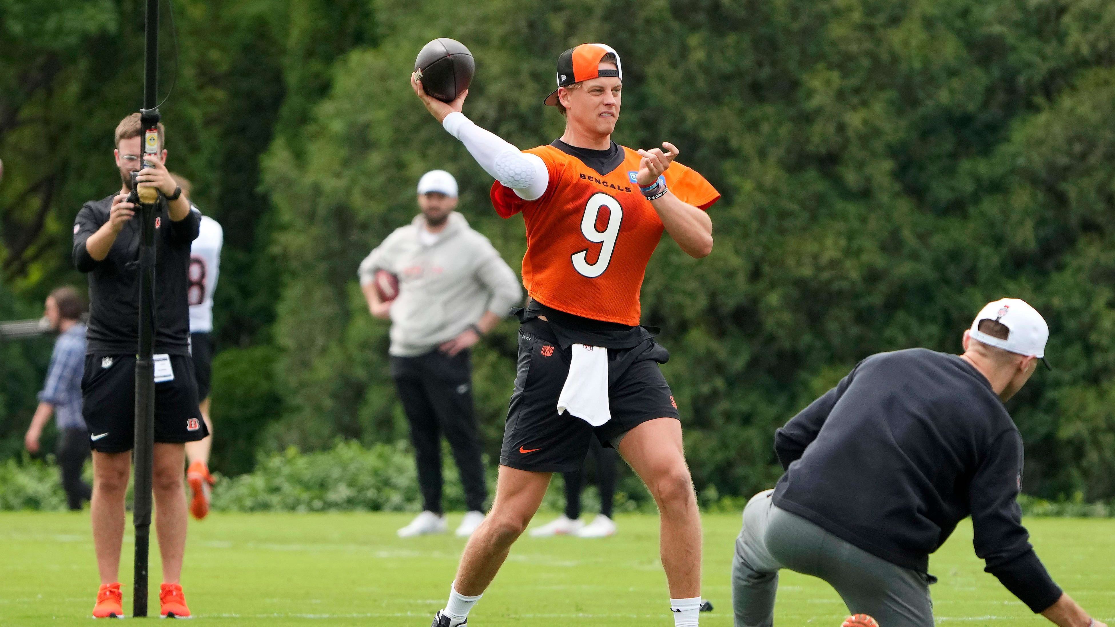 Joe Burrow’s Wrist Clearly Not Bothering Him in First Offseason Practice Videos