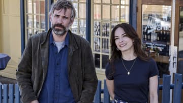 MURDER IN A SMALL TONW: L-R: Rossif Sutherland and Kristin Kreuk. MURDER IN A SMALL TOWN premieres this Fall on FOX. ©2024 Fox Media LLC. CR: FOX