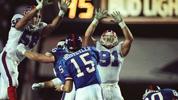 New York Giants quarterback Jeff Hostetler 