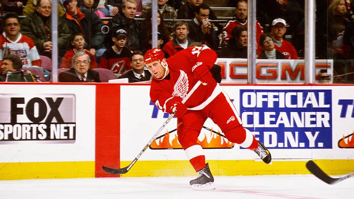 Jan 28, 2003; East Rutherford, NJ, USA; FILE PHOTO; Detroit Red Wings right wing Brett Hull (17) in action against the New Jersey Devils at Continental Airlines Arena. Mandatory Credit: Lou Capozzola-USA TODAY NETWORK