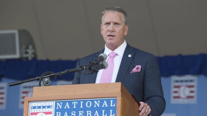 Tom Glavine speaks at his Hall of Fame induction in 2014.