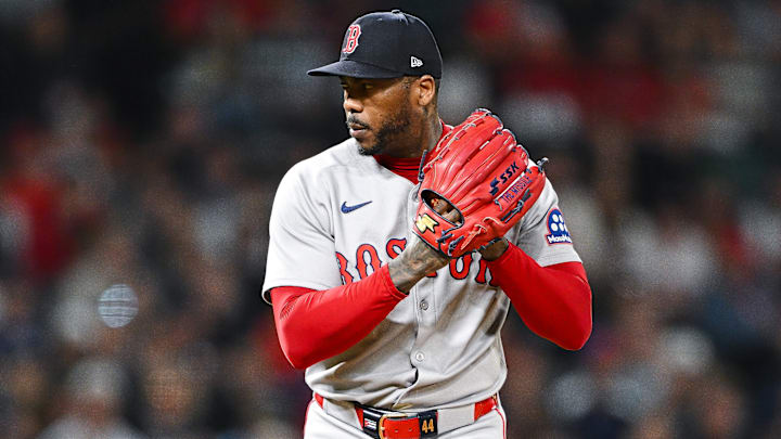 The Red Sox are now likely to hold onto their star closer Aroldis Chapman.