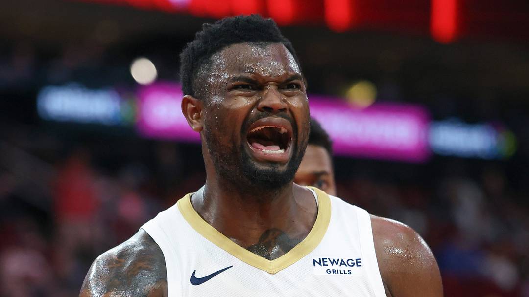 Mar 8, 2025; Houston, Texas, USA; New Orleans Pelicans forward Zion Williamson (1) reacts after a call during the third quarter against the Houston Rockets at Toyota Center. Mandatory Credit: Troy Taormina-Imagn Images Mar 8, 2025; Houston, Texas, USA; New Orleans Pelicans forward Zion Williamson (1) reacts after a call during the third quarter against the Houston Rockets at Toyota Center. Mandatory Credit: Troy Taormina-Imagn Images
