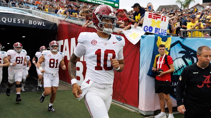 Alabama Crimson Tide quarterback Austin Mack (10)