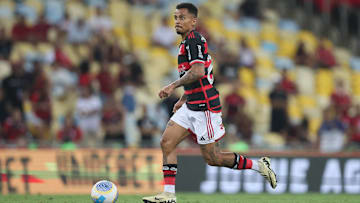 Allan ainda tenta se encontrar no time do Flamengo