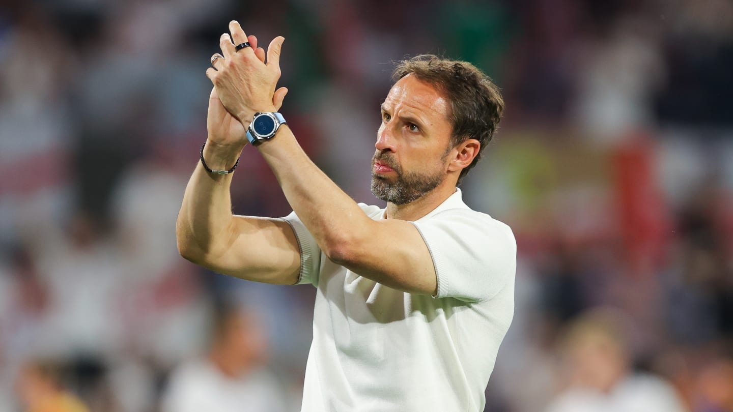 England followers launch beer cups at Gareth Southgate following Slovenia draw