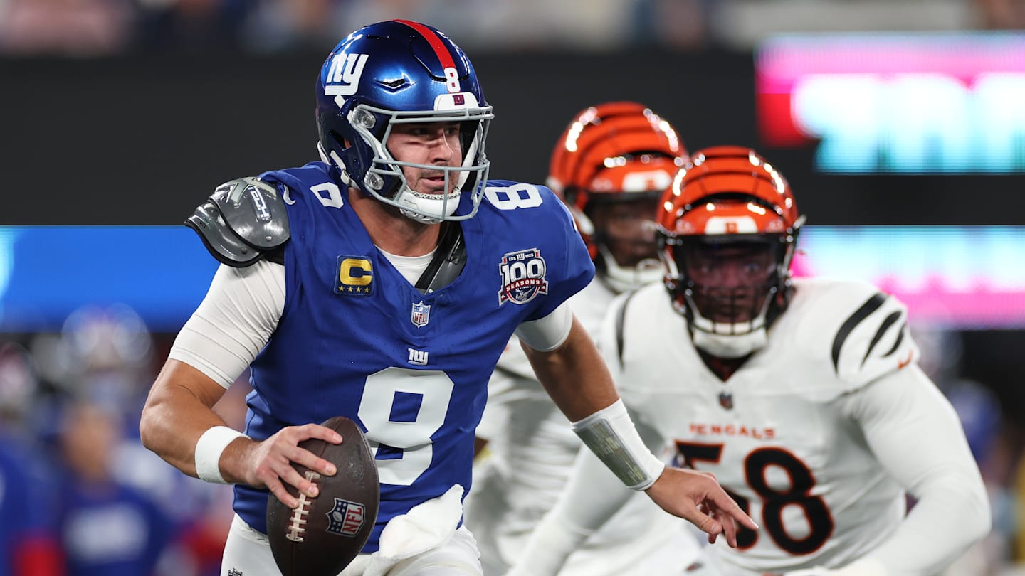 在巨人隊的 SNF 災難之後，新的模擬選秀帶來了 SEC 丹尼爾瓊斯 (Daniel Jones) 的替代者