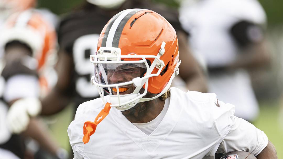 Isaiah Bond