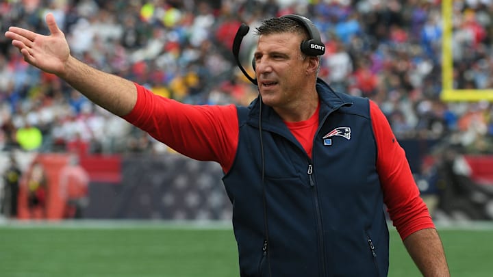 New England Patriots head coach Mike Vrabel reacts on the sideline during his team's 2025 Week 1 season-opening loss to the Las Vegas Raiders.