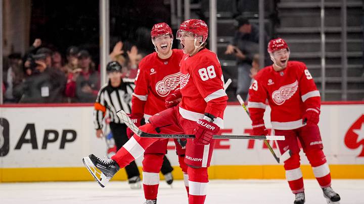 New Jersey Devils v Detroit Red Wings