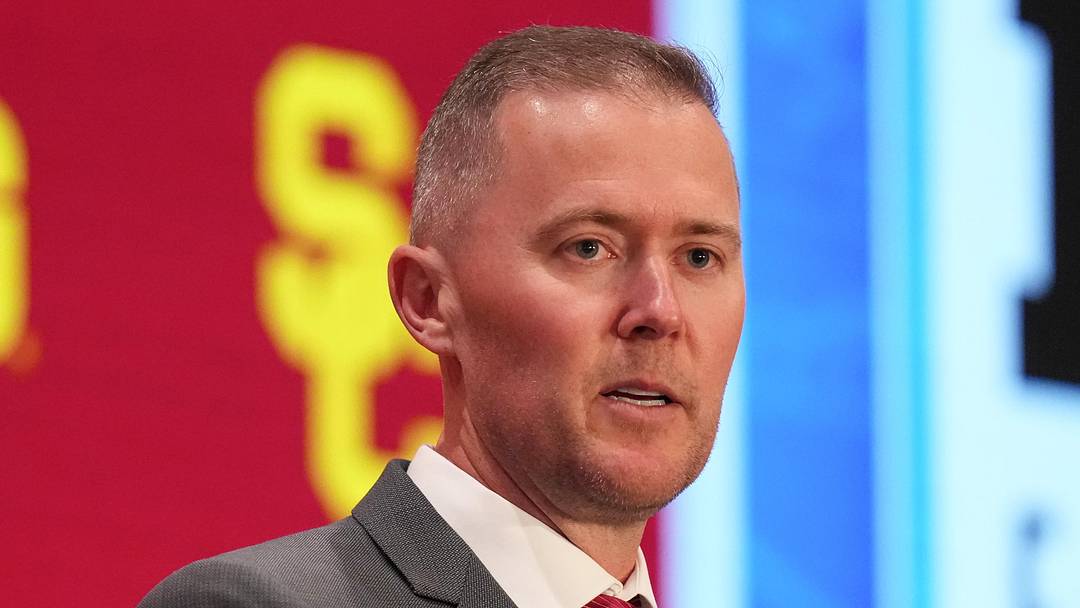 Jul 24, 2025; Las Vegas, NV, USA; USC head coach Lincoln Riley speaks to the media during the Big Ten NCAA college football media days at Mandalay Bay Resort. Mandatory Credit: Lucas Peltier-Imagn Images Jul 24, 2025; Las Vegas, NV, USA; USC head coach Lincoln Riley speaks to the media during the Big Ten NCAA college football media days at Mandalay Bay Resort. Mandatory Credit: Lucas Peltier-Imagn Images