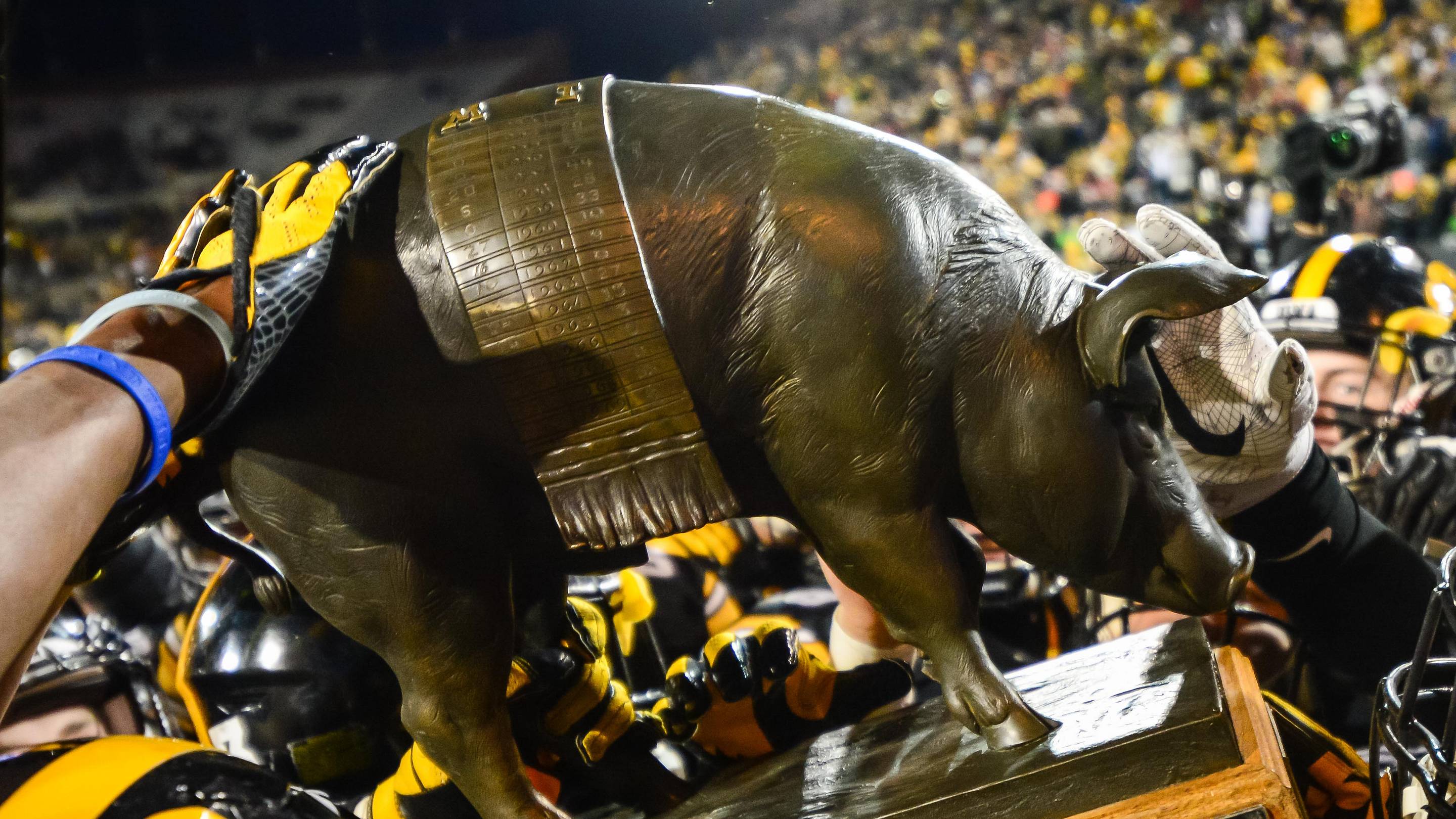 Iowa vs. Minnesota Prediction: Can the Hawkeyes Keep Floyd of Rosedale?