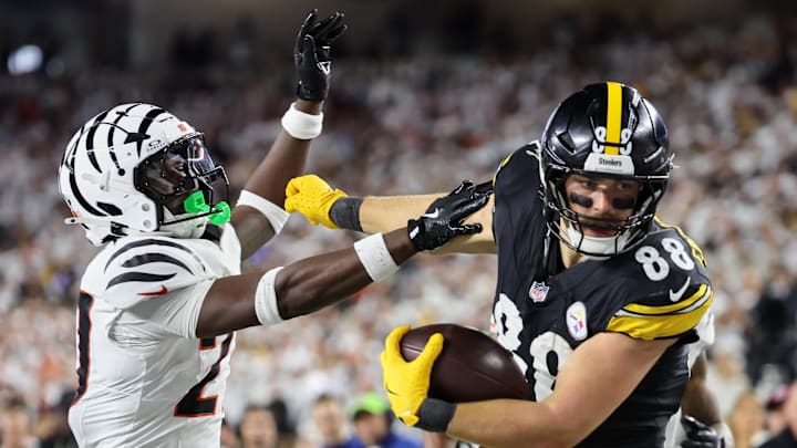 Pittsburgh Steelers tight end Pat Freiermuth (88)