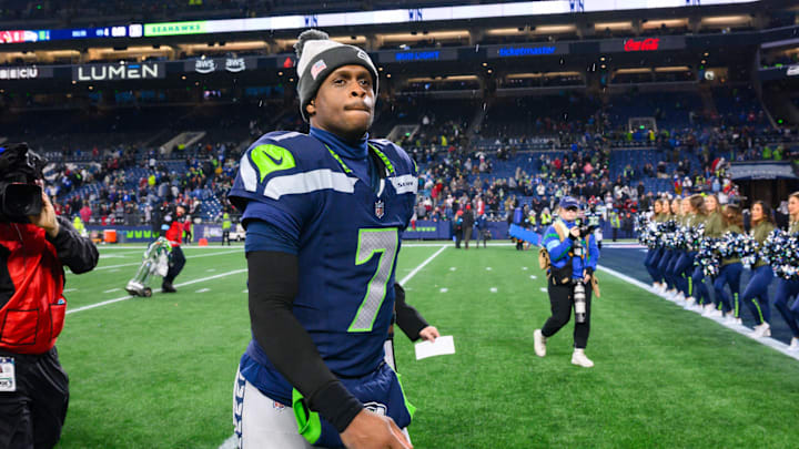 Seattle Seahawks quarterback Geno Smith (7) walks off the field after the game against the Arizona Cardinals at Lumen Field. Seattle Seahawks quarterback Geno Smith (7) walks off the field after the game against the Arizona Cardinals at Lumen Field.