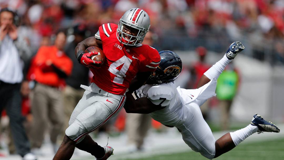Ohio State running back Curtis Samuel runs with the ball in a game against Kent State. 