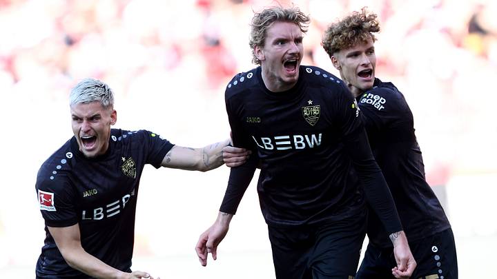 Nick Woltemade (Centre) remains hopeful of joining Bayern Munich this summer.