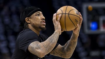 Sacramento Kings forward DeMar DeRozan warms up before the game against the Phoenix Suns at Golden 1 Center. 