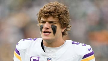 Minnesota Vikings v Green Bay Packers