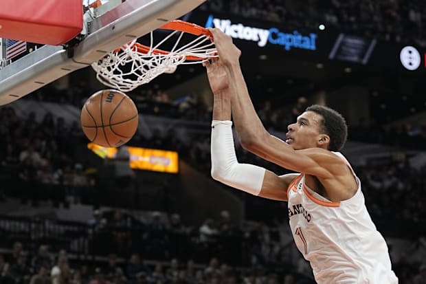 San Antonio Spurs forward Victor Wembanyama dunks during the first half against the Cleveland Cavaliers at Frost Bank Center.