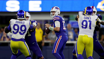 Buffalo Bills v Los Angeles Rams